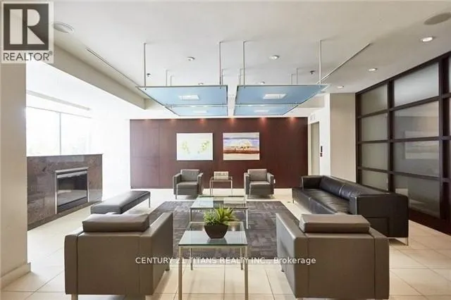 2015 - 36 LEE CENTRE DRIVE E