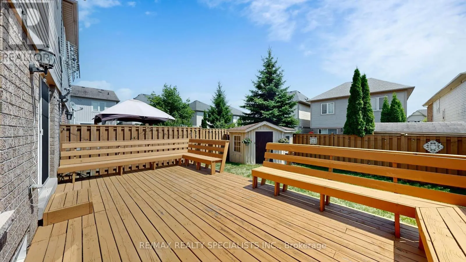 33 DONLEVY CRESCENT