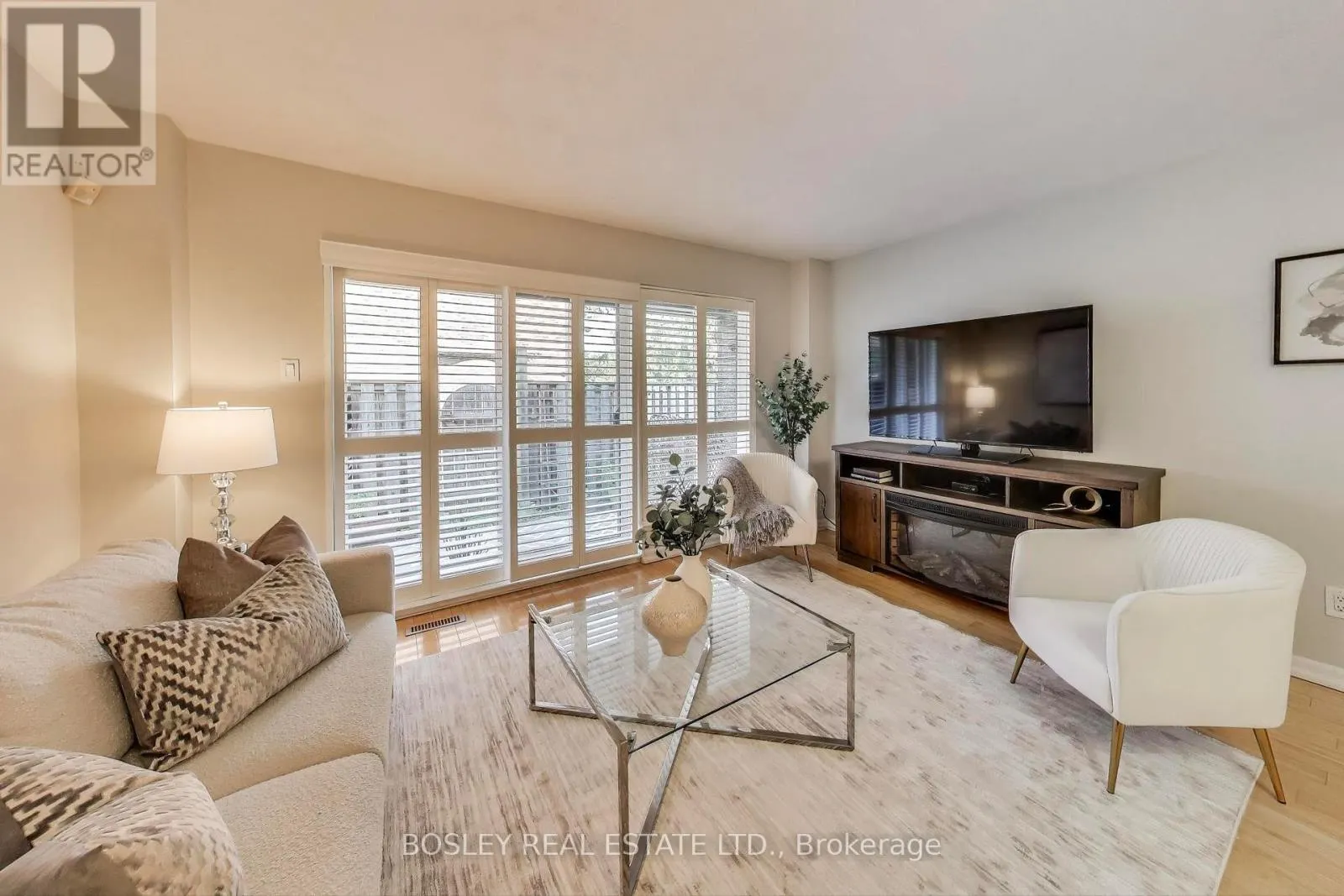 64 - 28 LIVINGSTON ROAD