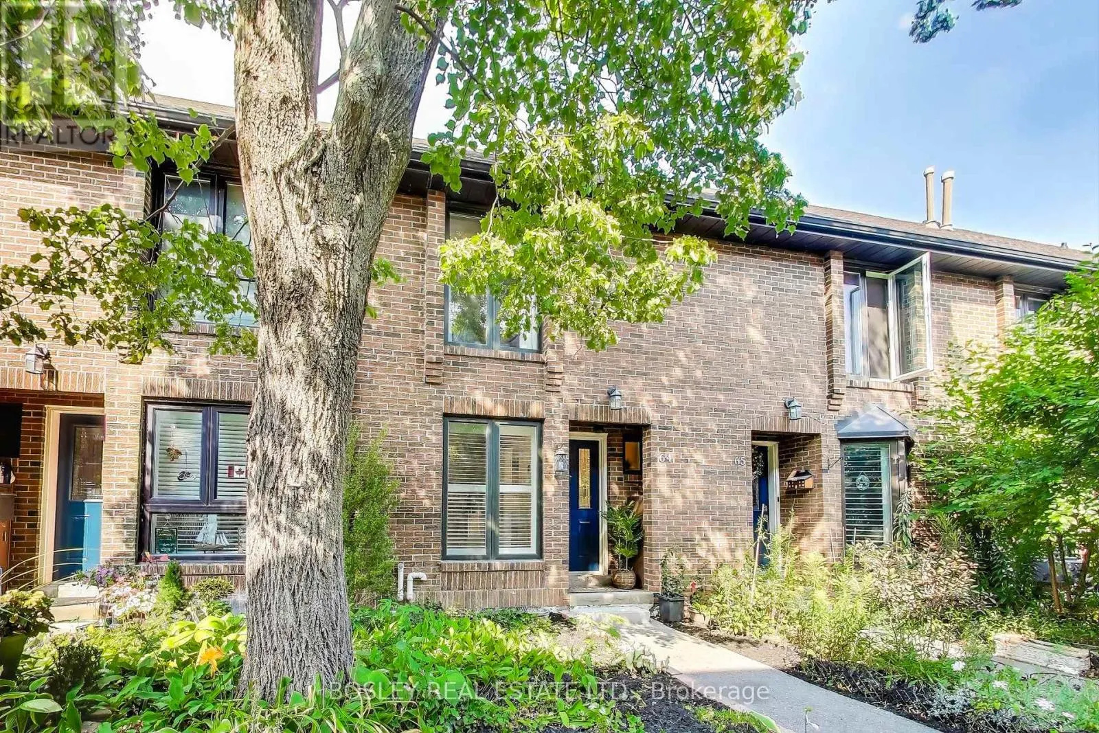 64 - 28 LIVINGSTON ROAD