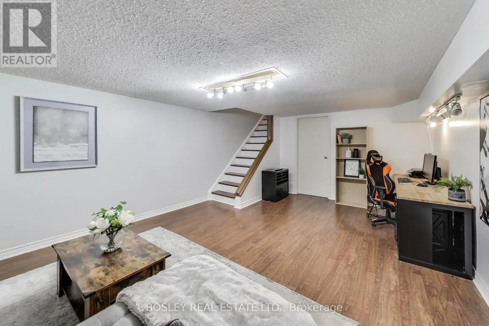 64 - 28 LIVINGSTON ROAD