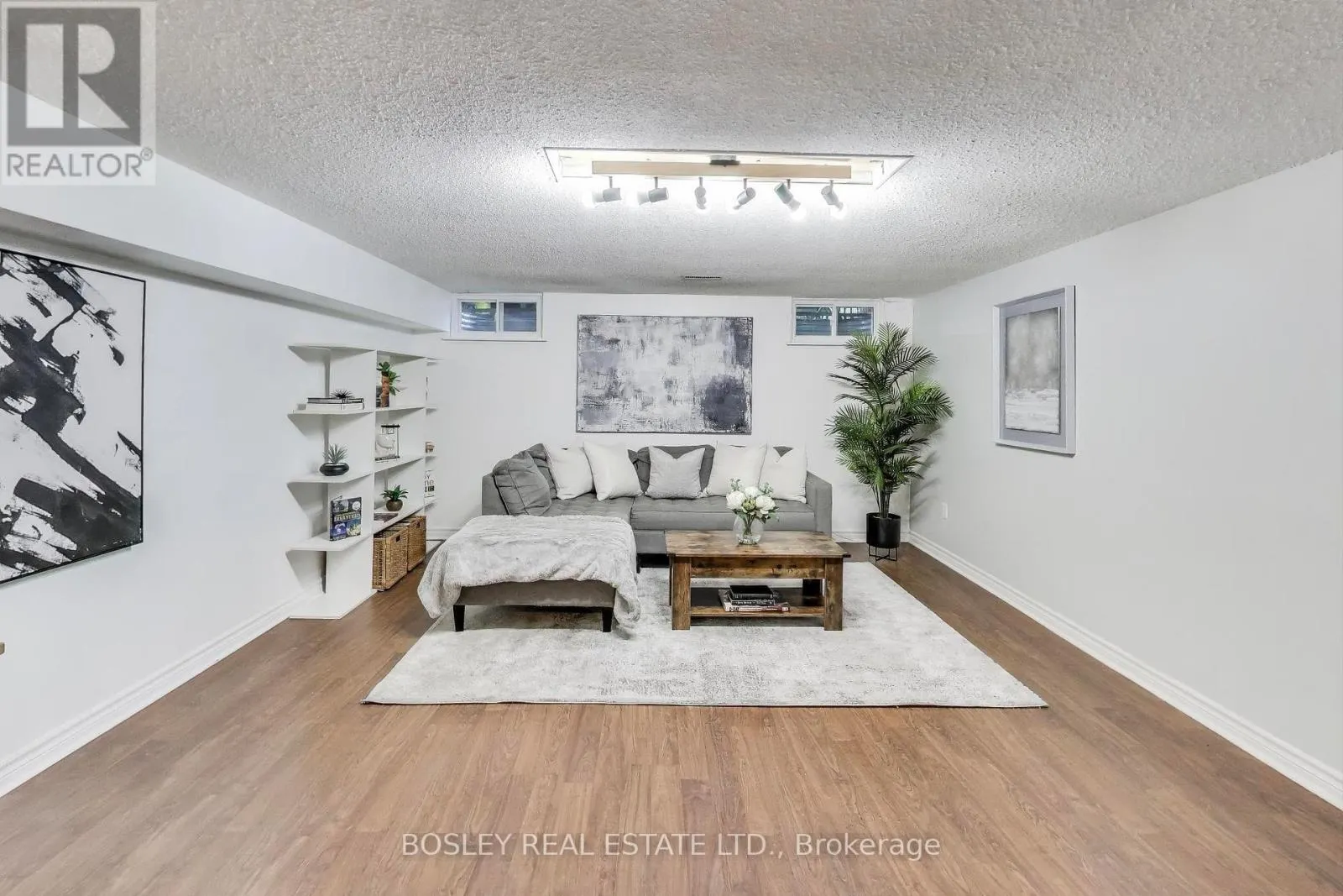 64 - 28 LIVINGSTON ROAD