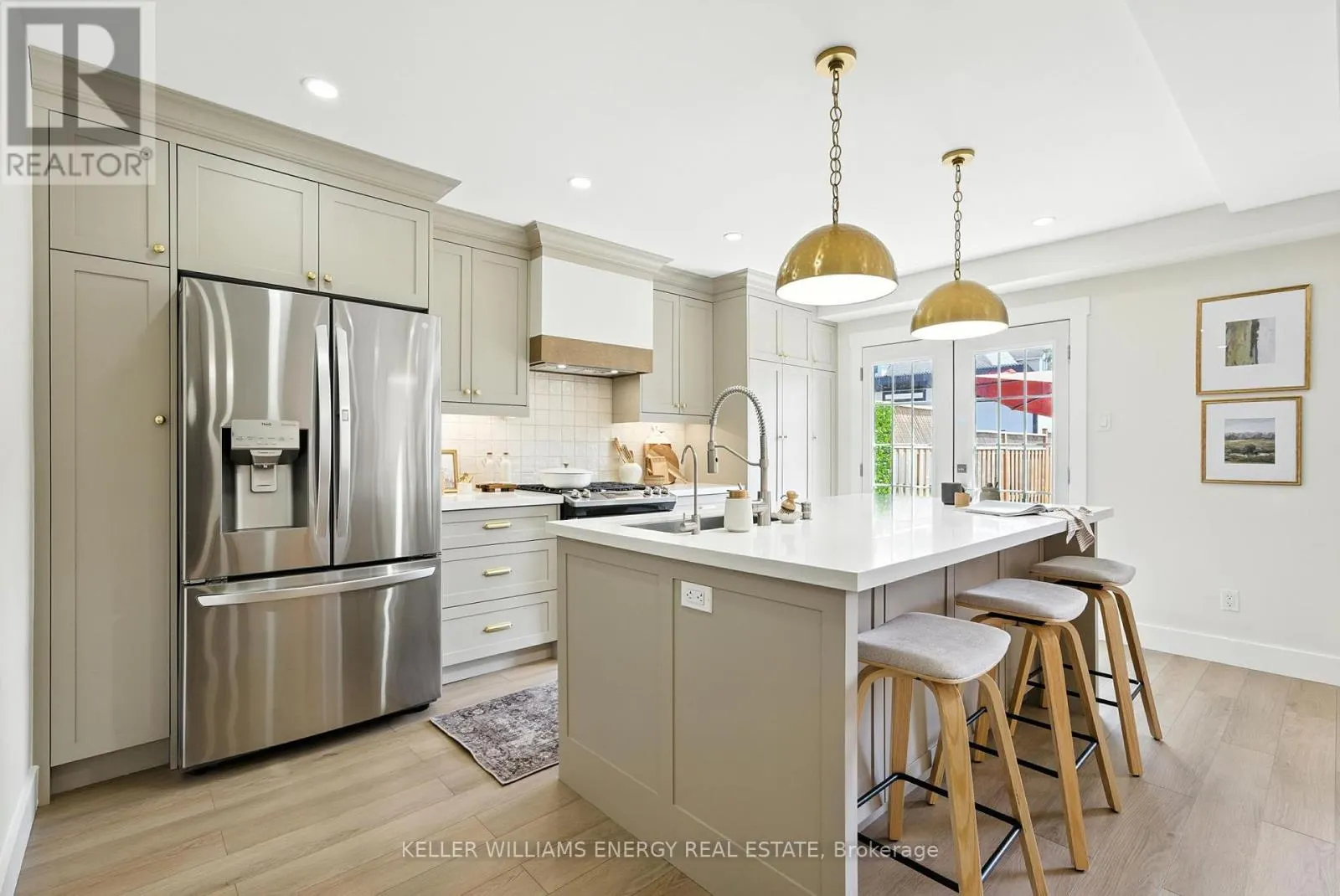 9 GLEN RAY COURT