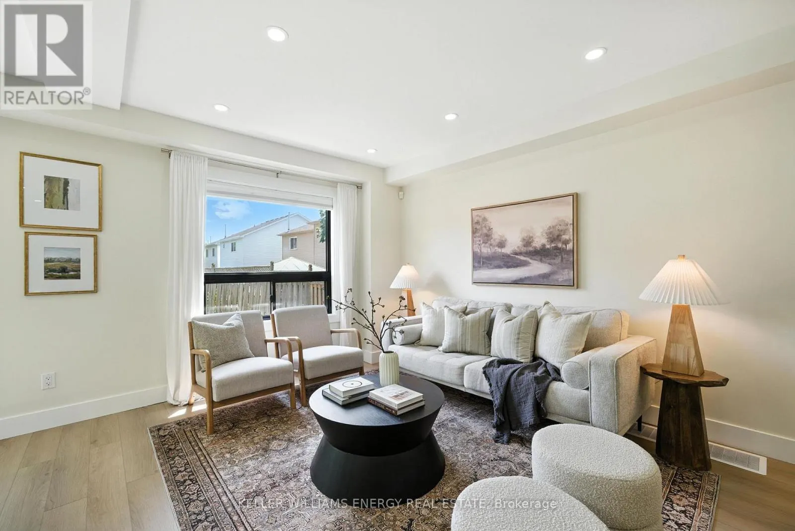 9 GLEN RAY COURT