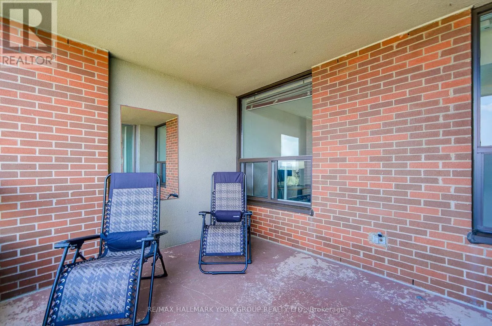 #1702 - 2365 KENNEDY ROAD