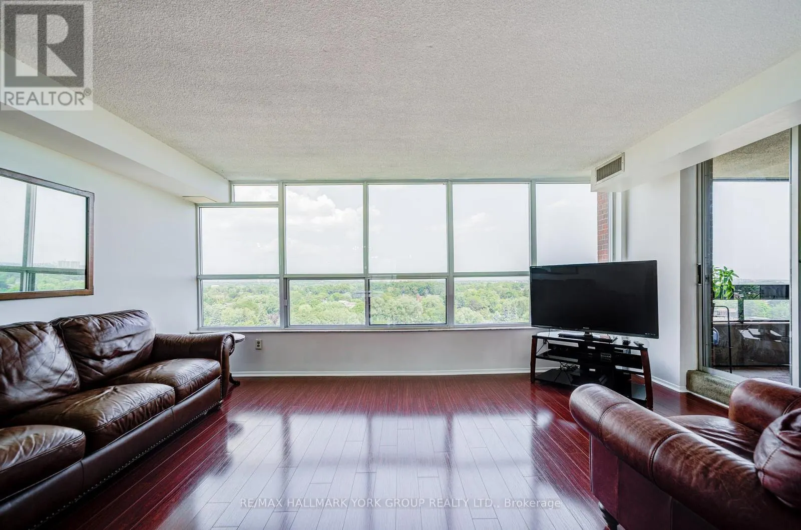 #1702 - 2365 KENNEDY ROAD