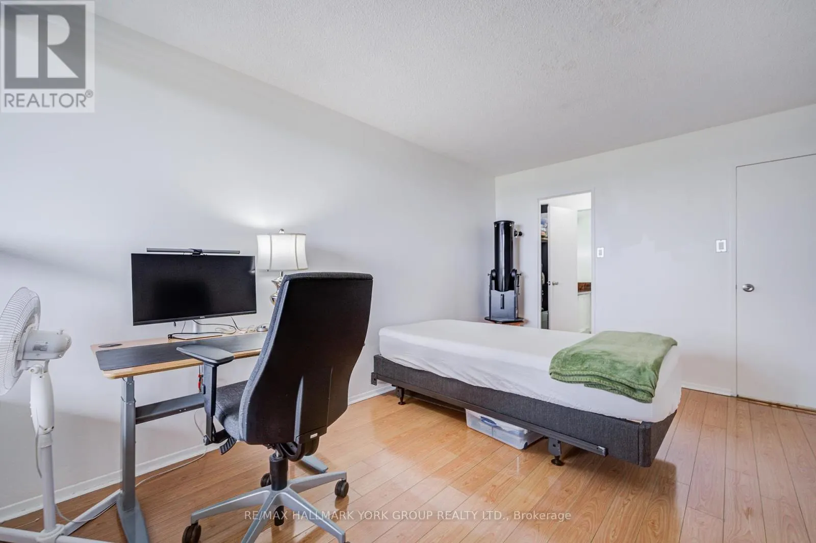 #1702 - 2365 KENNEDY ROAD