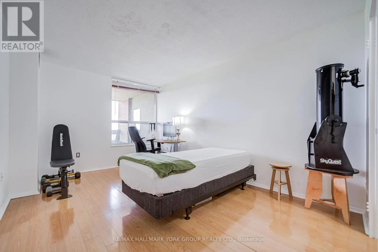 #1702 - 2365 KENNEDY ROAD