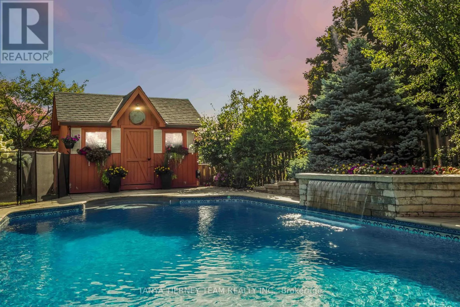 70 CANADIAN OAKS DRIVE