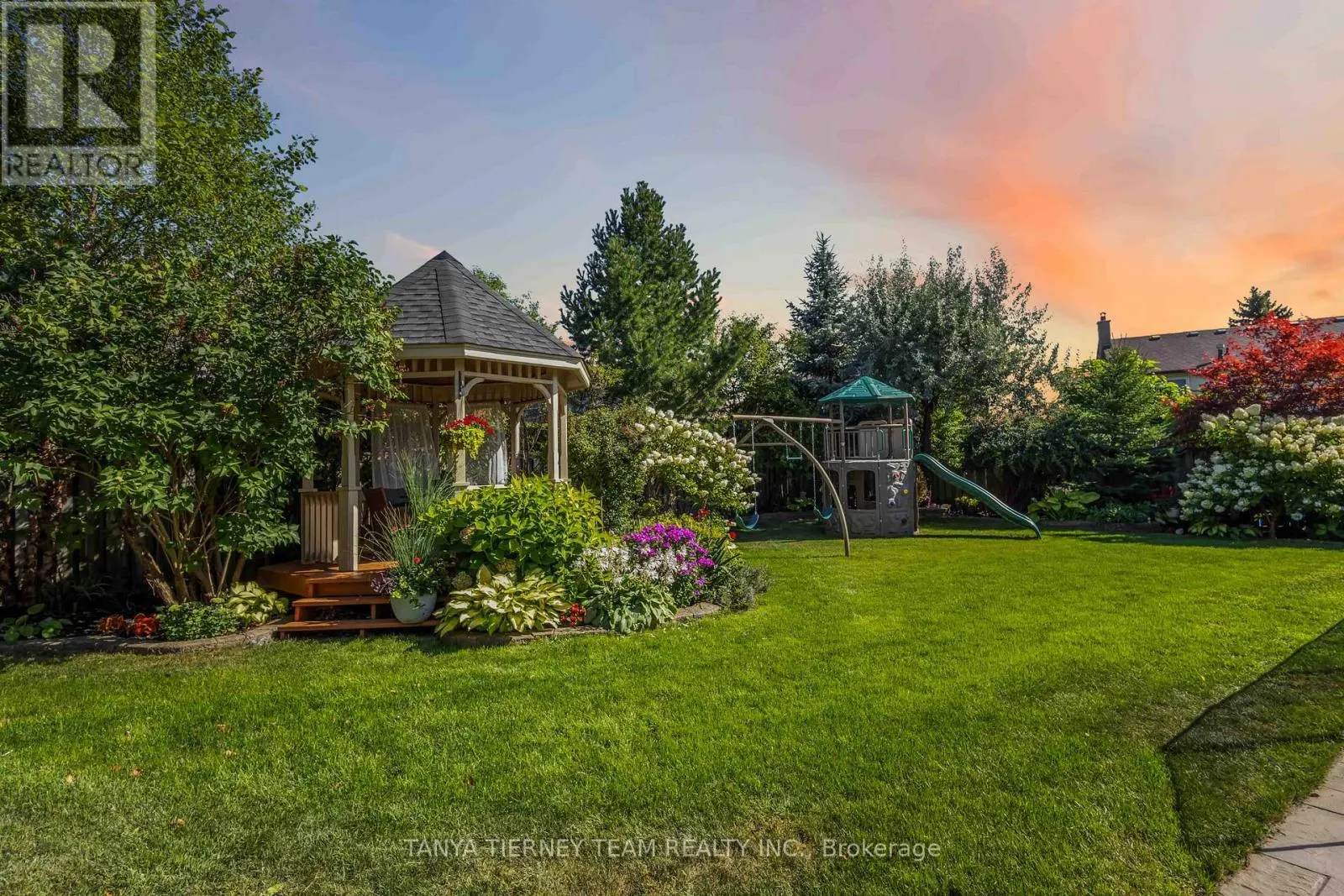70 CANADIAN OAKS DRIVE