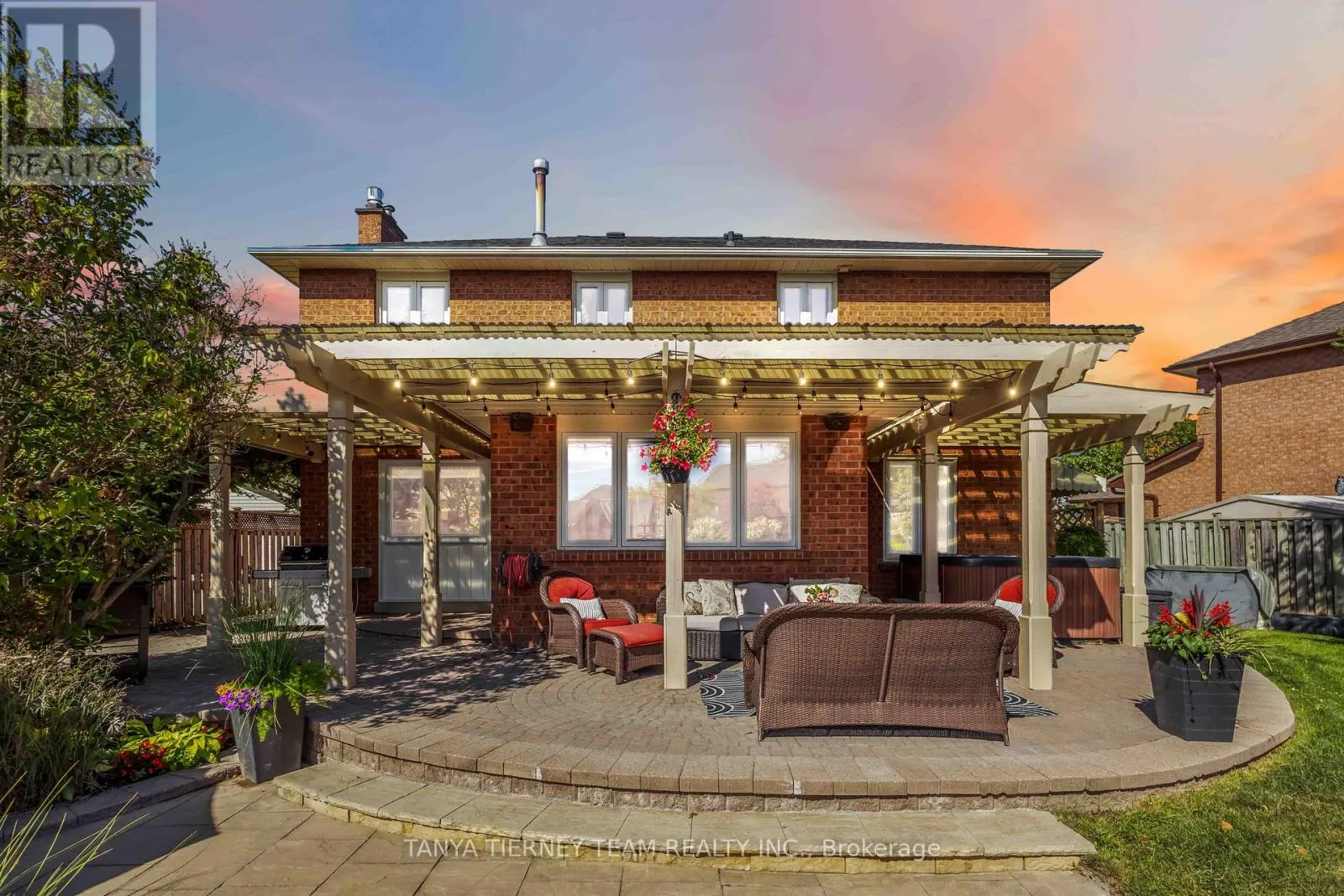 70 CANADIAN OAKS DRIVE