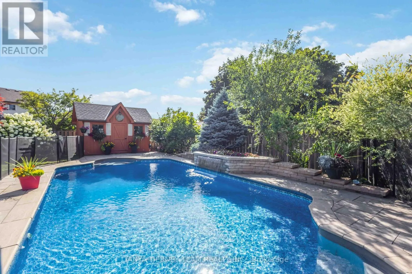 70 CANADIAN OAKS DRIVE
