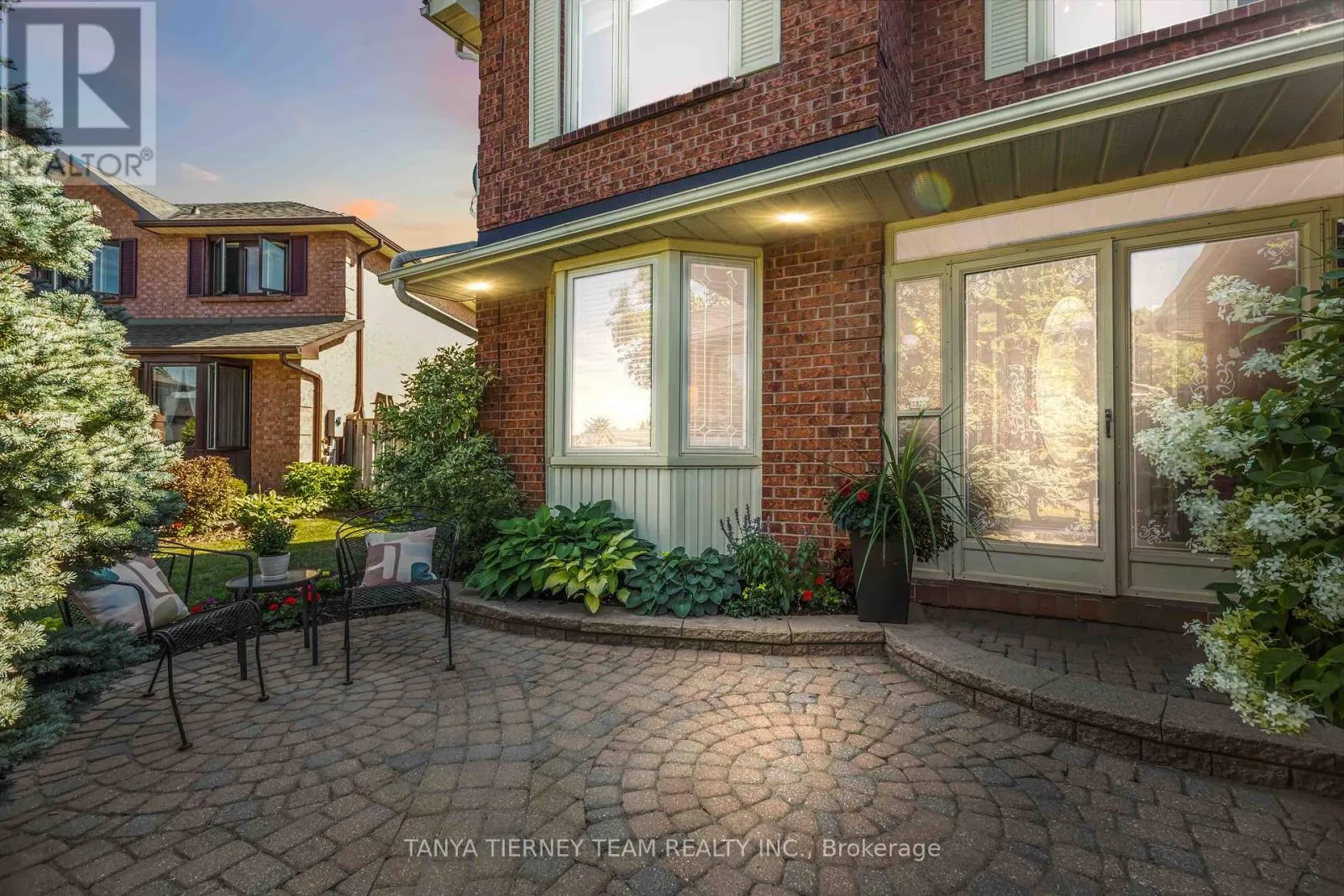 70 CANADIAN OAKS DRIVE