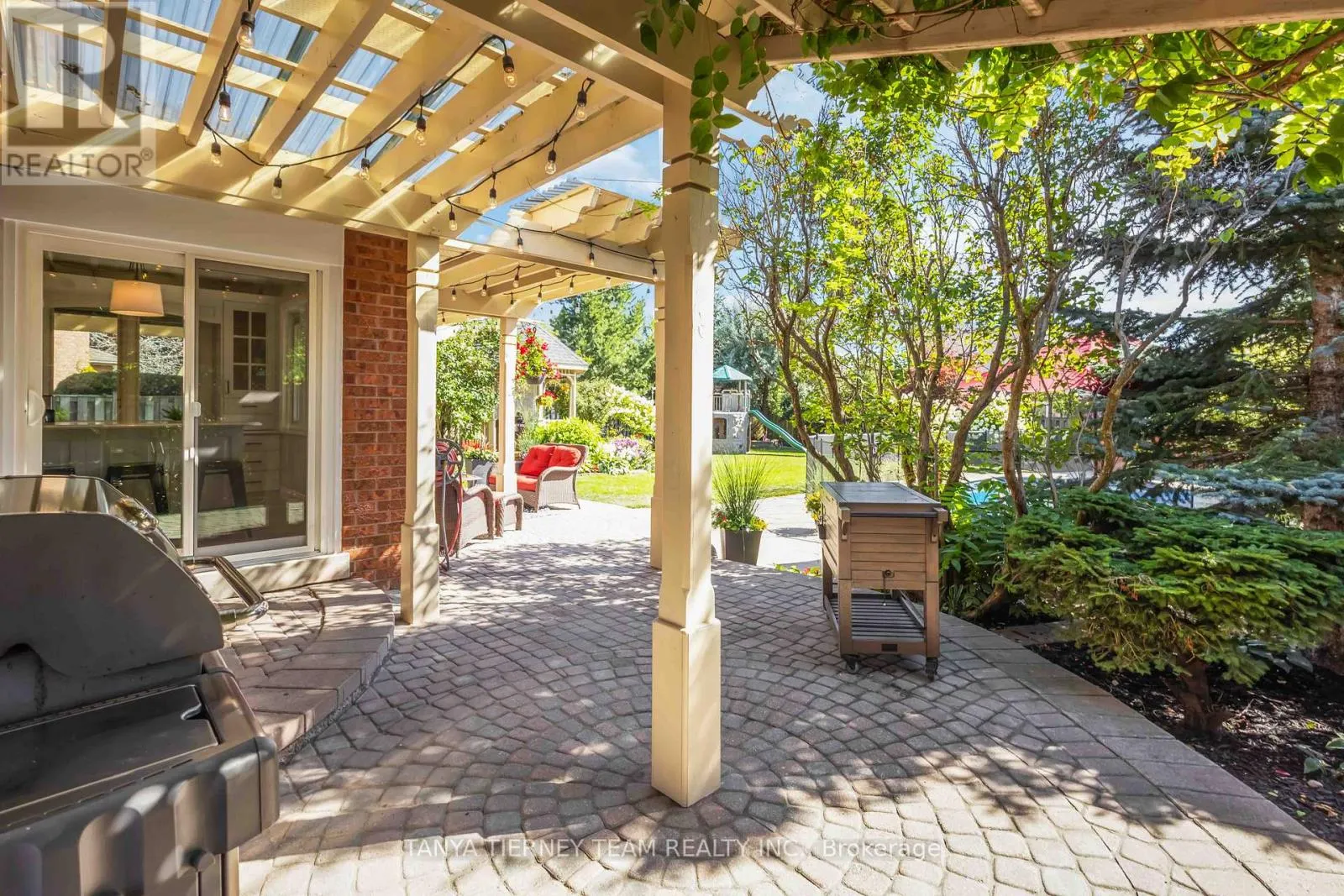 70 CANADIAN OAKS DRIVE