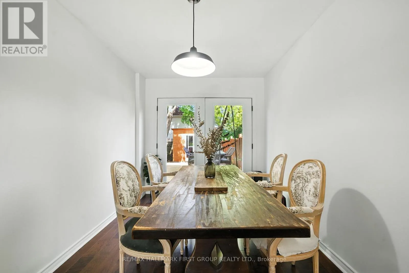 UPPER - 1387 LARGO CRESCENT, #Upper