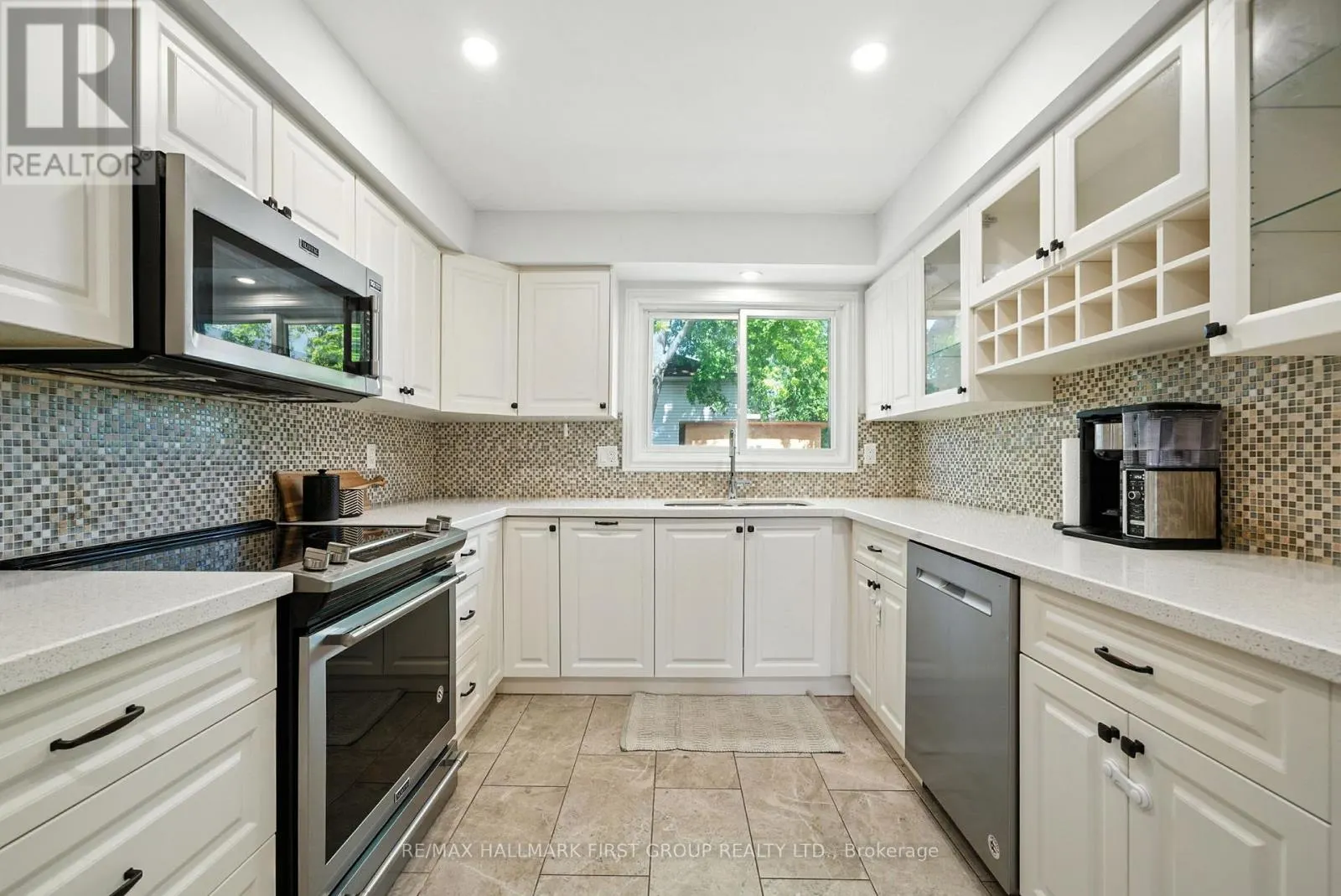 UPPER - 1387 LARGO CRESCENT, #Upper