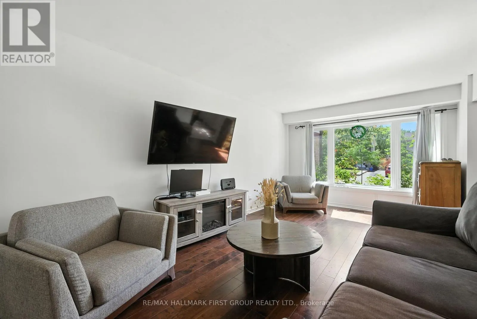 UPPER - 1387 LARGO CRESCENT, #Upper