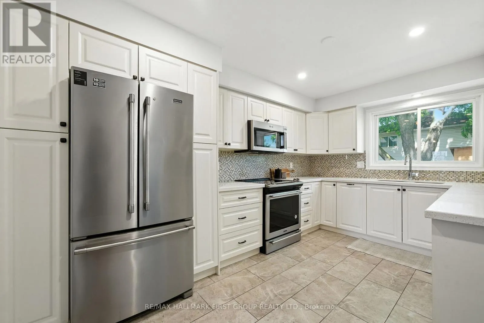 UPPER - 1387 LARGO CRESCENT, #Upper