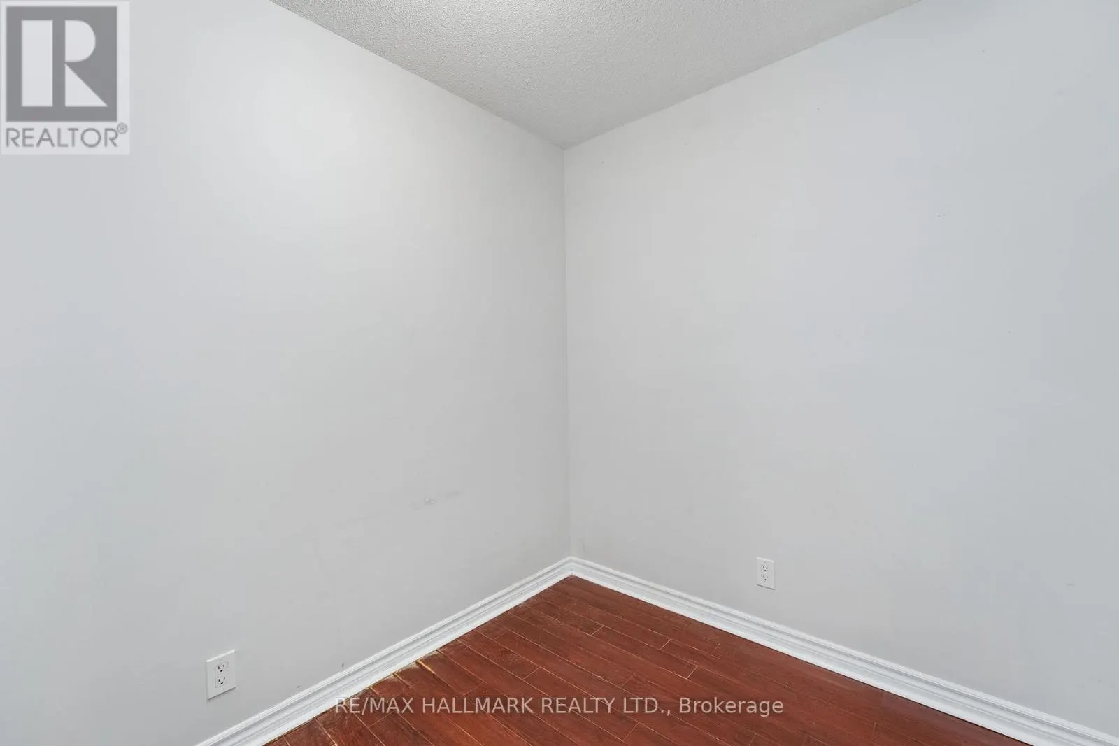 909 - 68 GRANGEWAY AVENUE