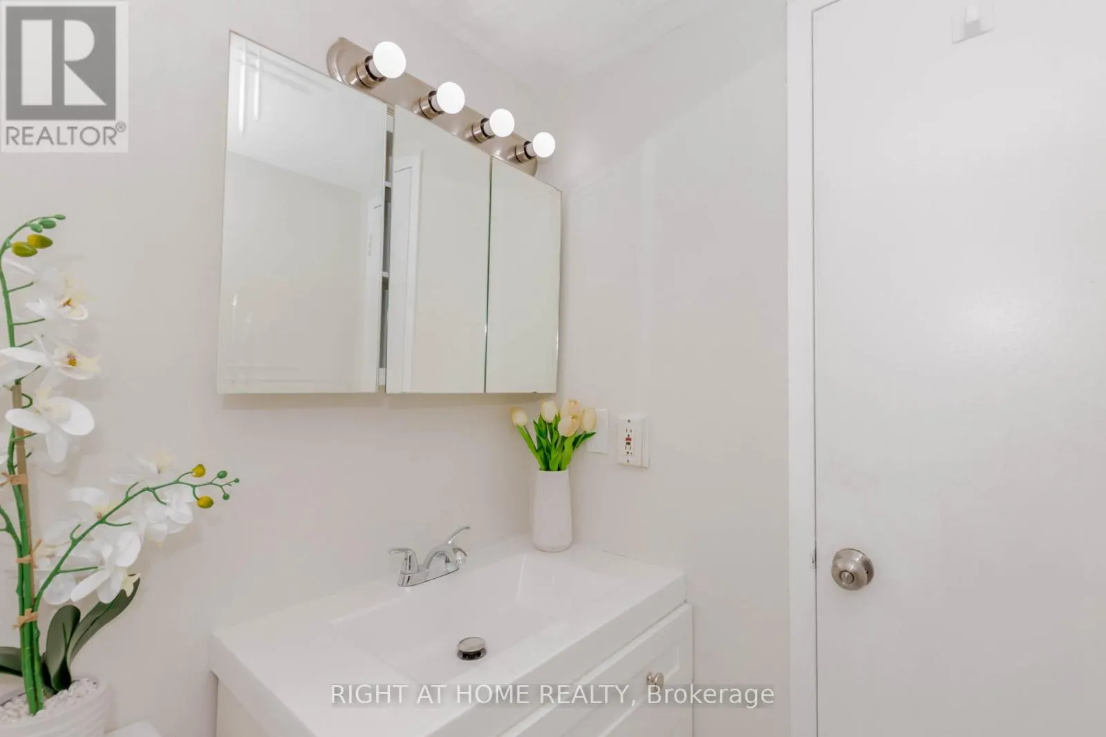 707 - 3311 KINGSTON ROAD