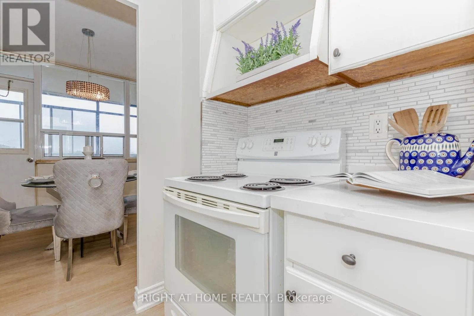 707 - 3311 KINGSTON ROAD
