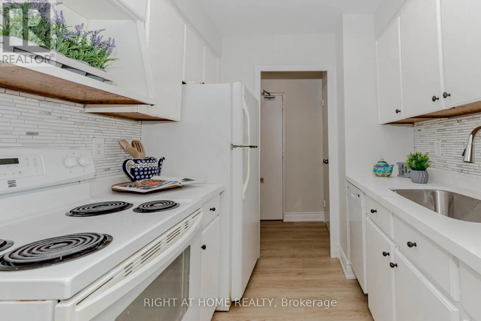 707 - 3311 KINGSTON ROAD