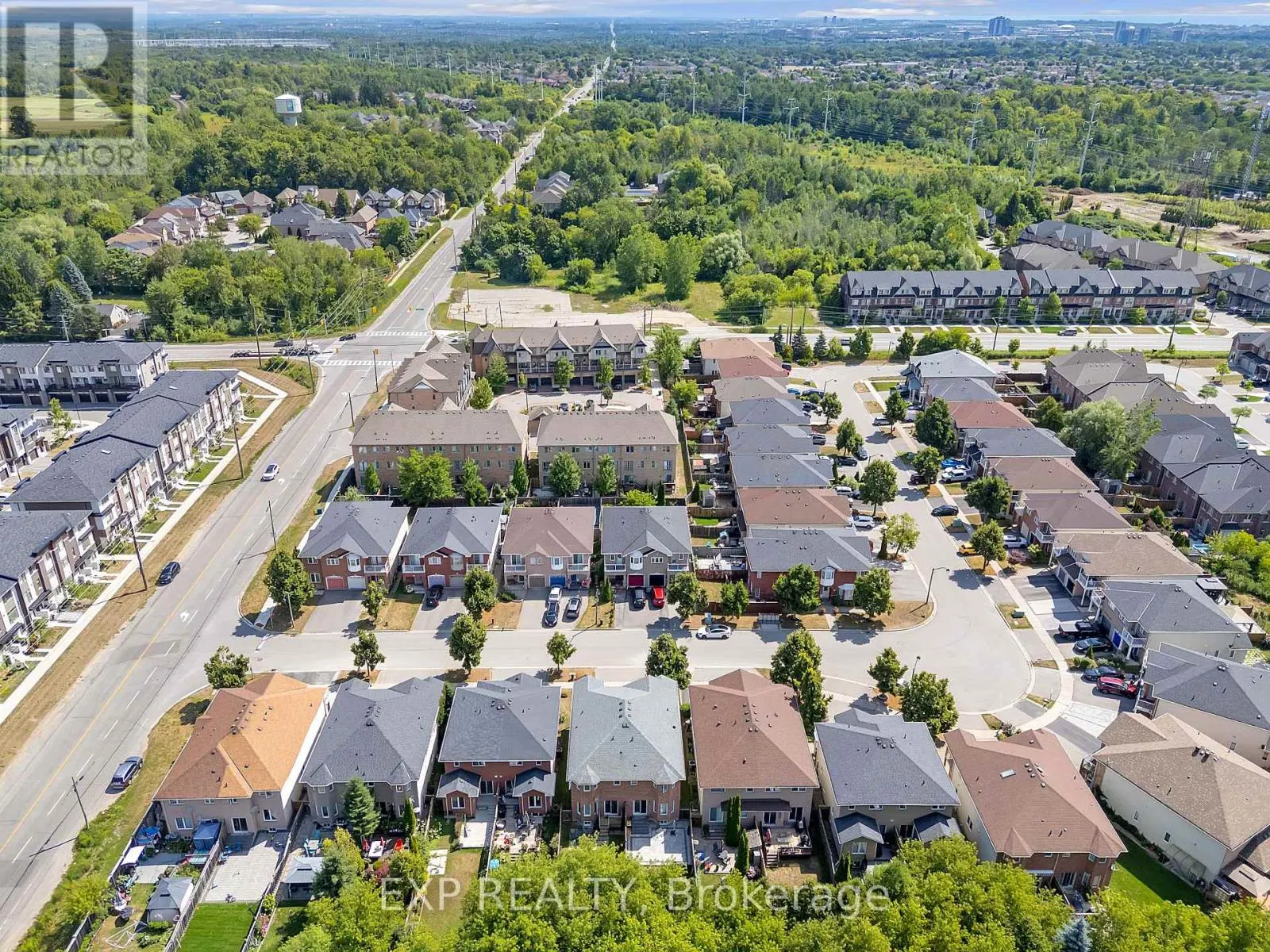 212 SHADOW PLACE