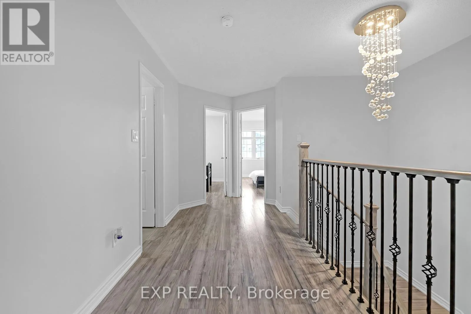 212 SHADOW PLACE