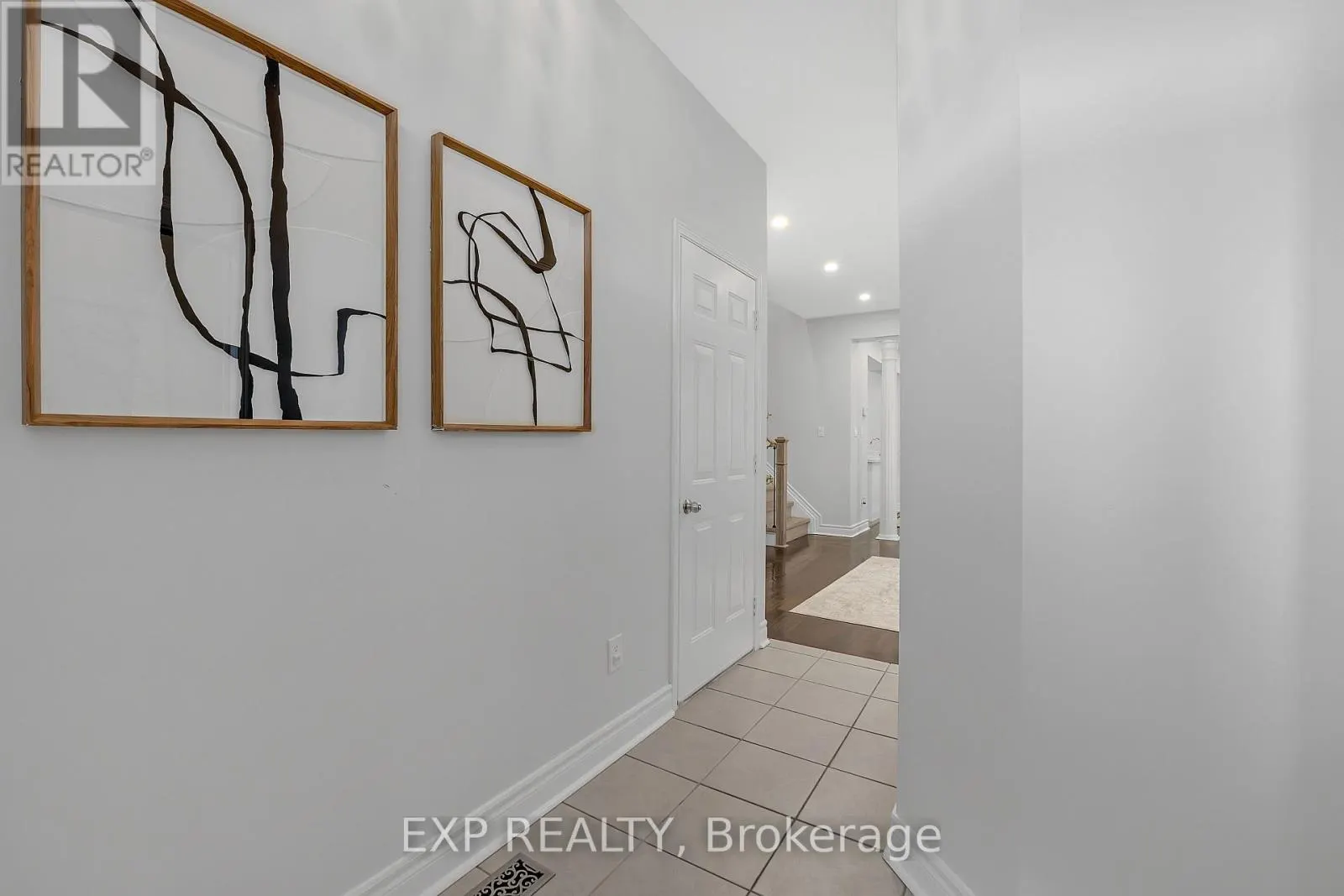 212 SHADOW PLACE