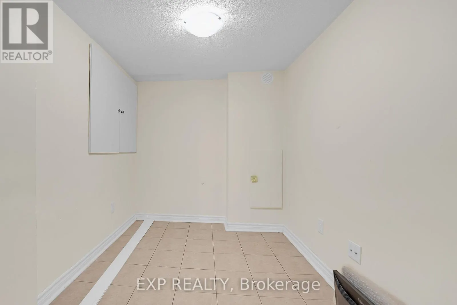 212 SHADOW PLACE