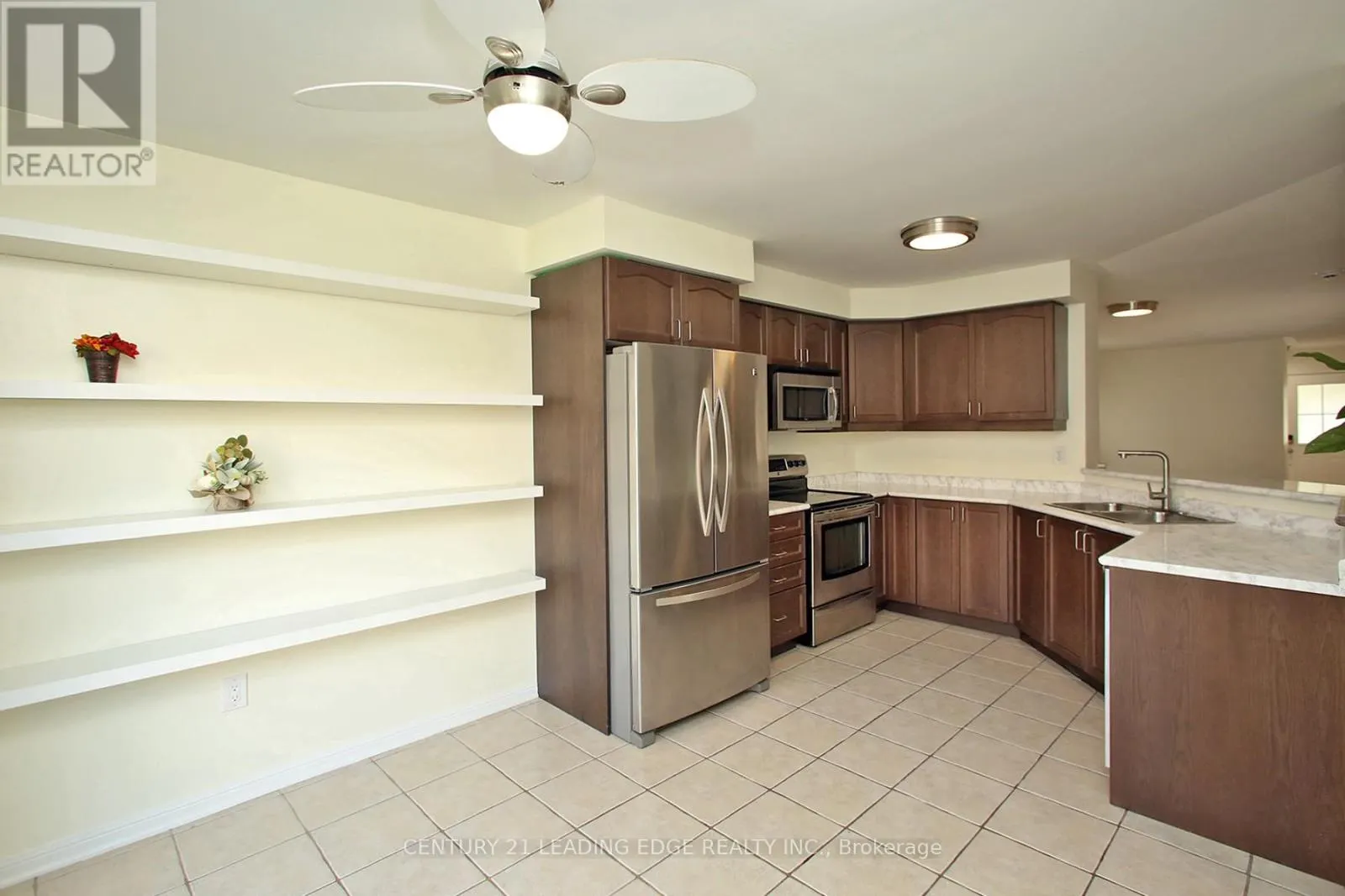 1810 PARKHURST CRESCENT