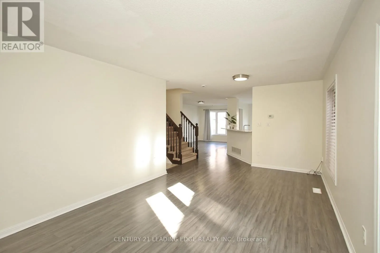 1810 PARKHURST CRESCENT