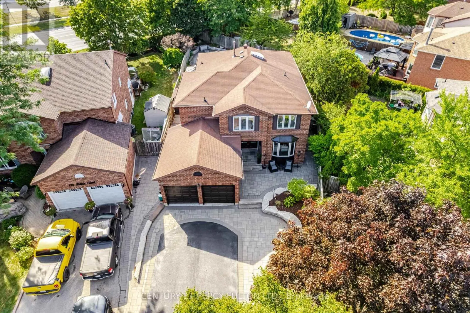718 PEBBLE COURT