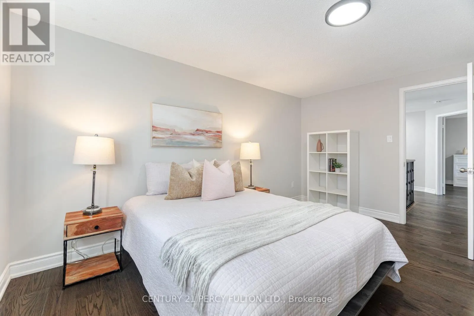 718 PEBBLE COURT