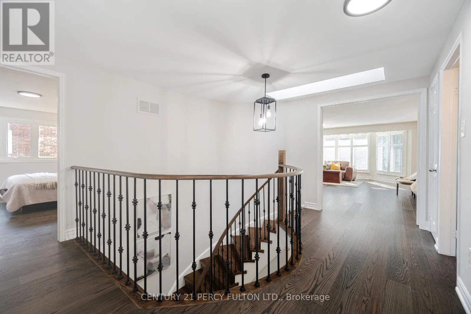 718 PEBBLE COURT