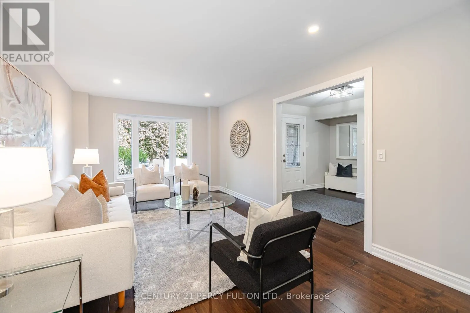 718 PEBBLE COURT