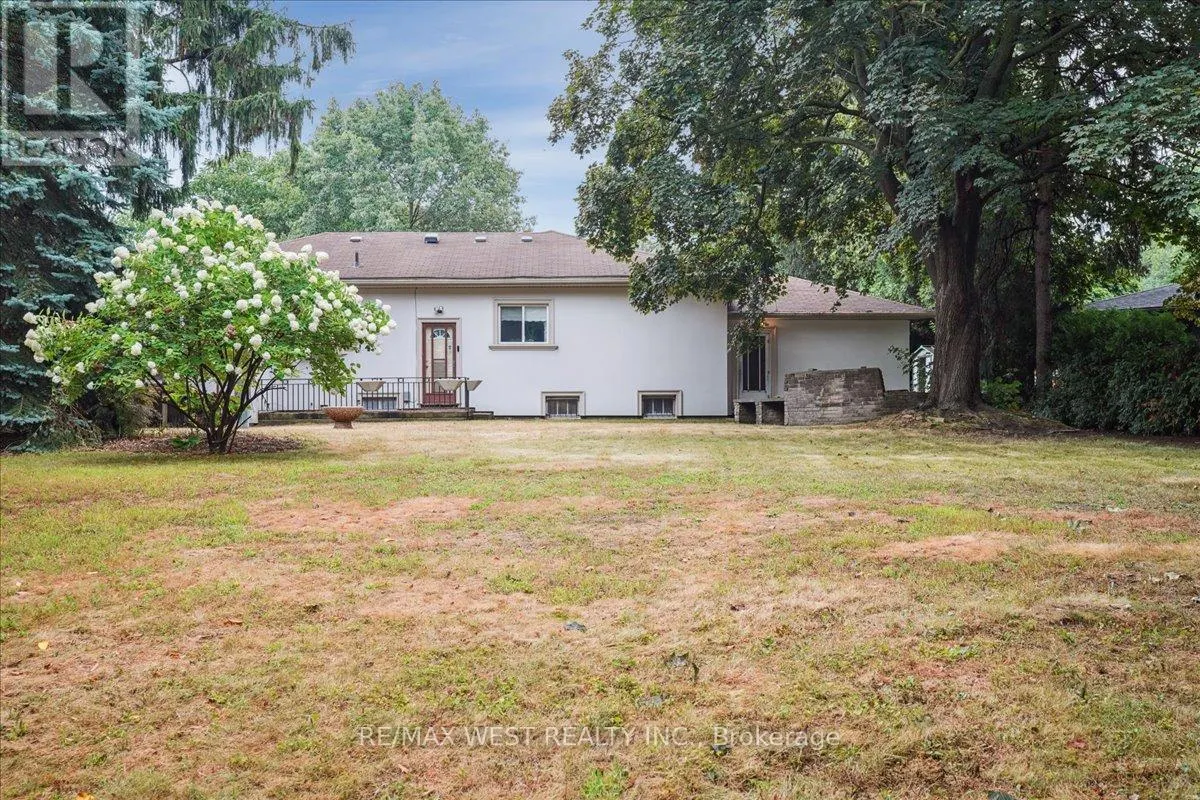 106 CEDAR BRAE BOULEVARD