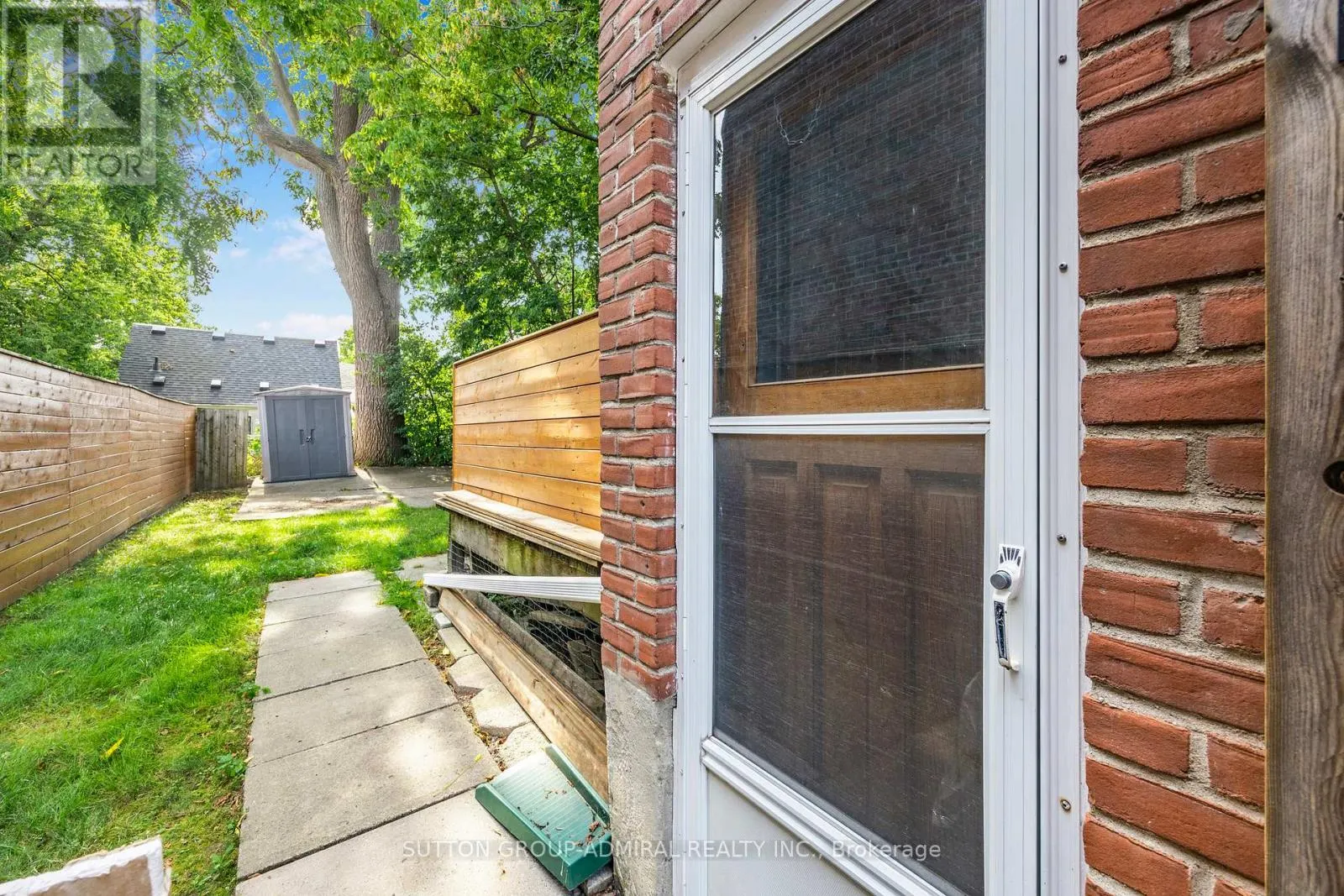 30 EVERETT CRESCENT