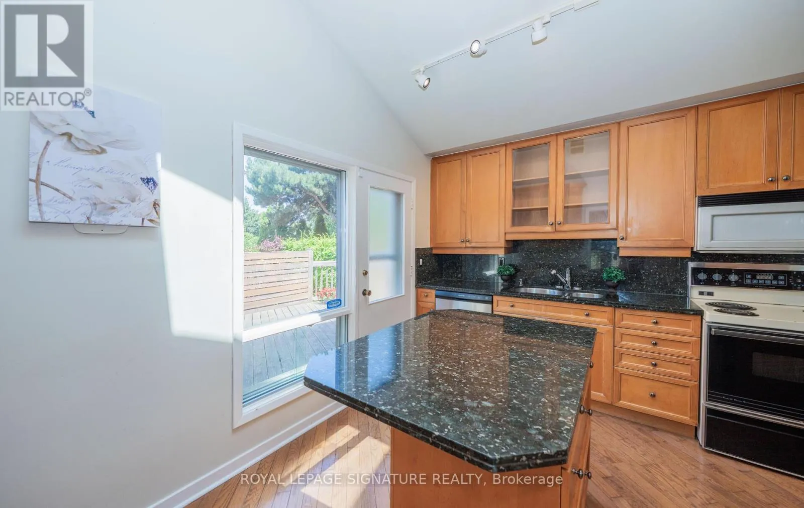 9 BRIDLEWOOD BOULEVARD