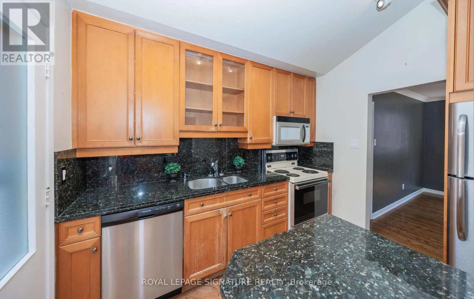 9 BRIDLEWOOD BOULEVARD
