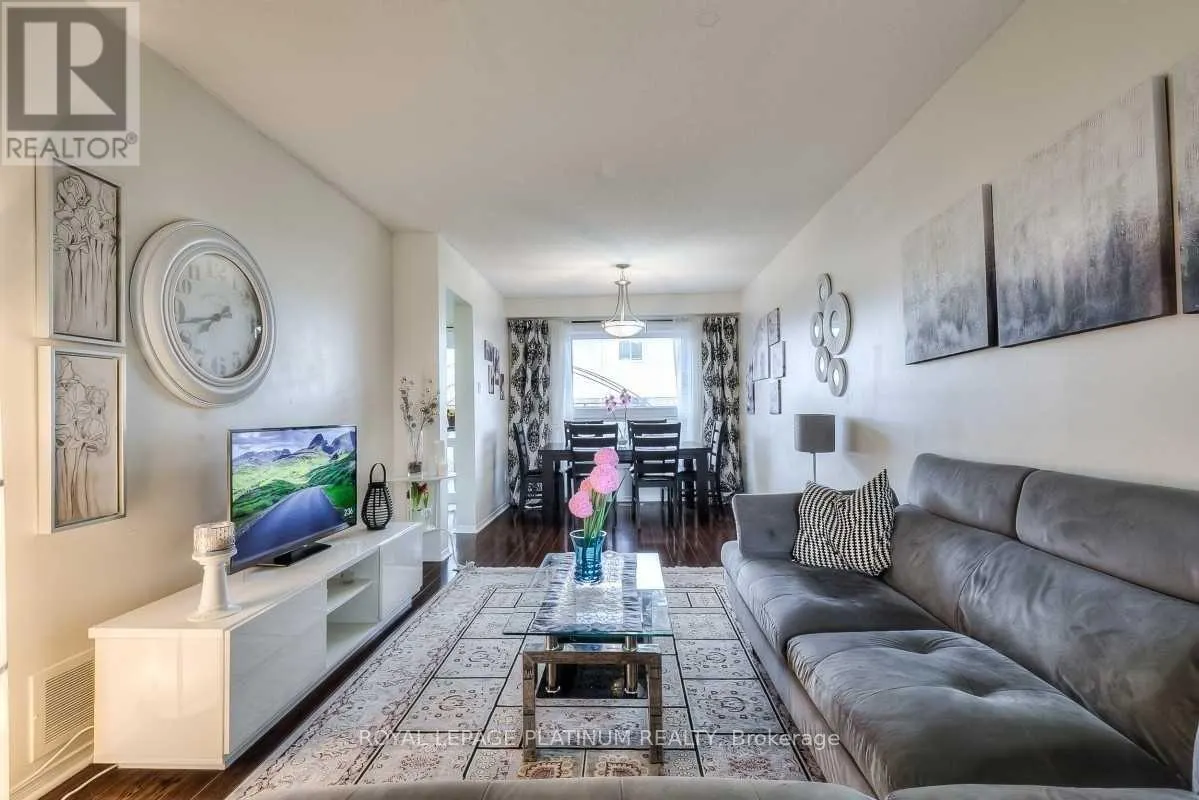 87 POOLTON CRESCENT
