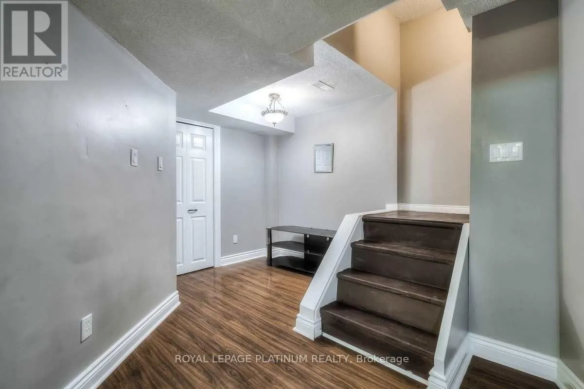 87 POOLTON CRESCENT