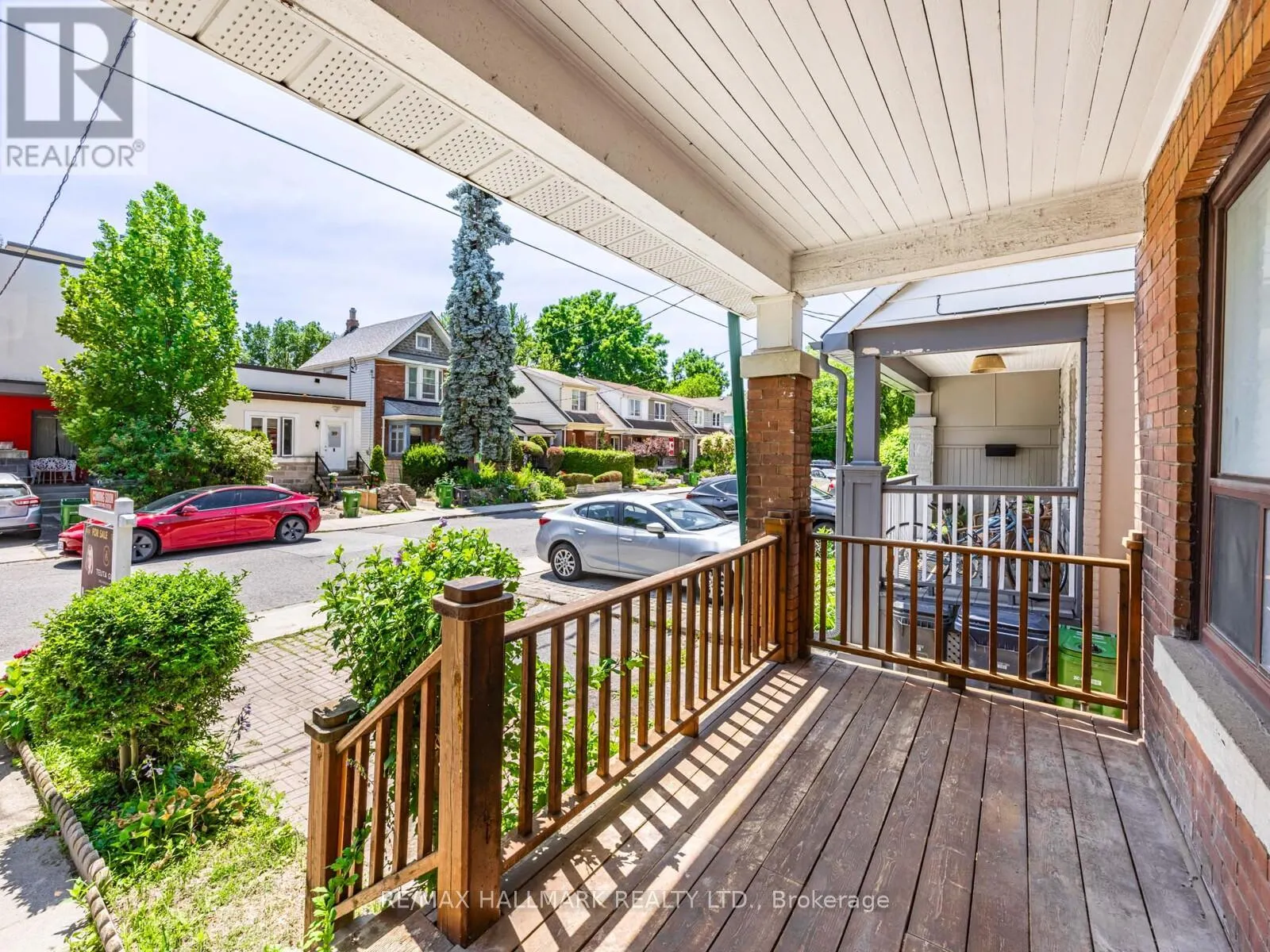 44 QUEENSDALE AVENUE