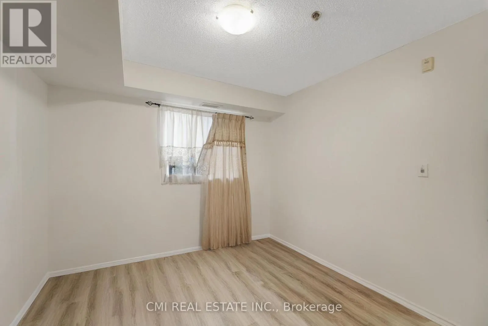 203 - 5225 FINCH AVENUE E