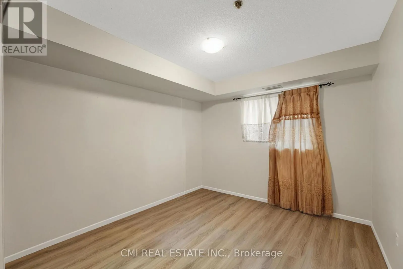 203 - 5225 FINCH AVENUE E