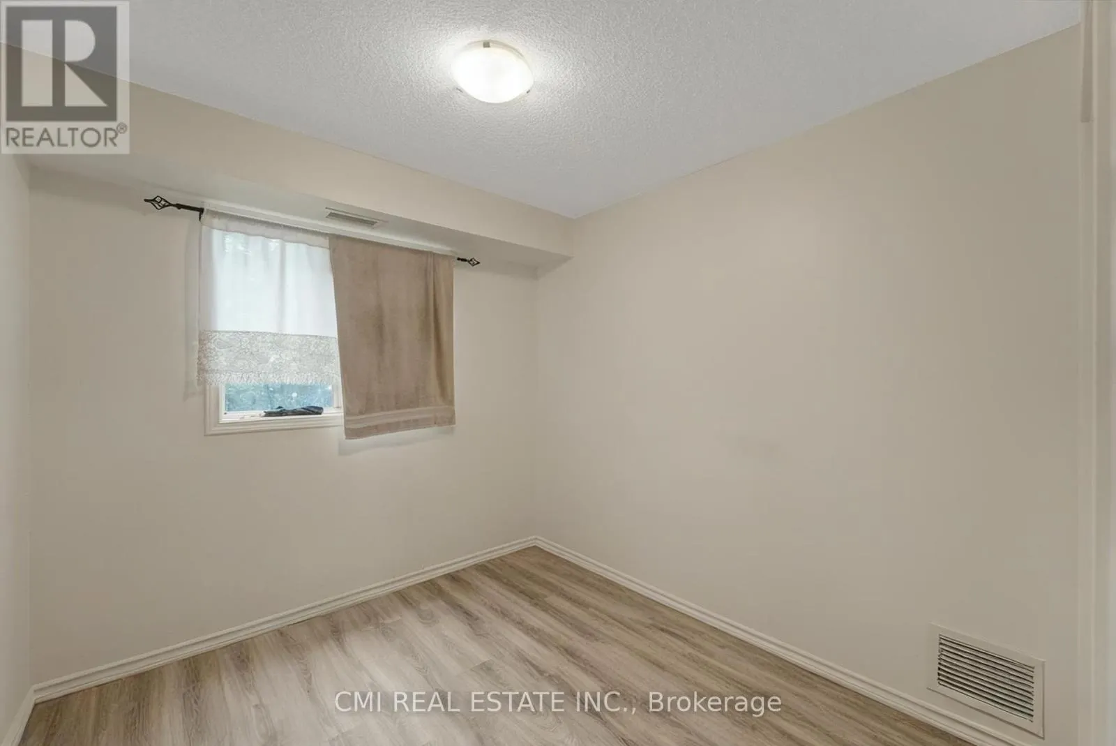 203 - 5225 FINCH AVENUE E