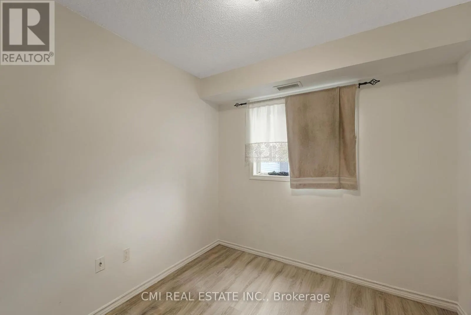203 - 5225 FINCH AVENUE E