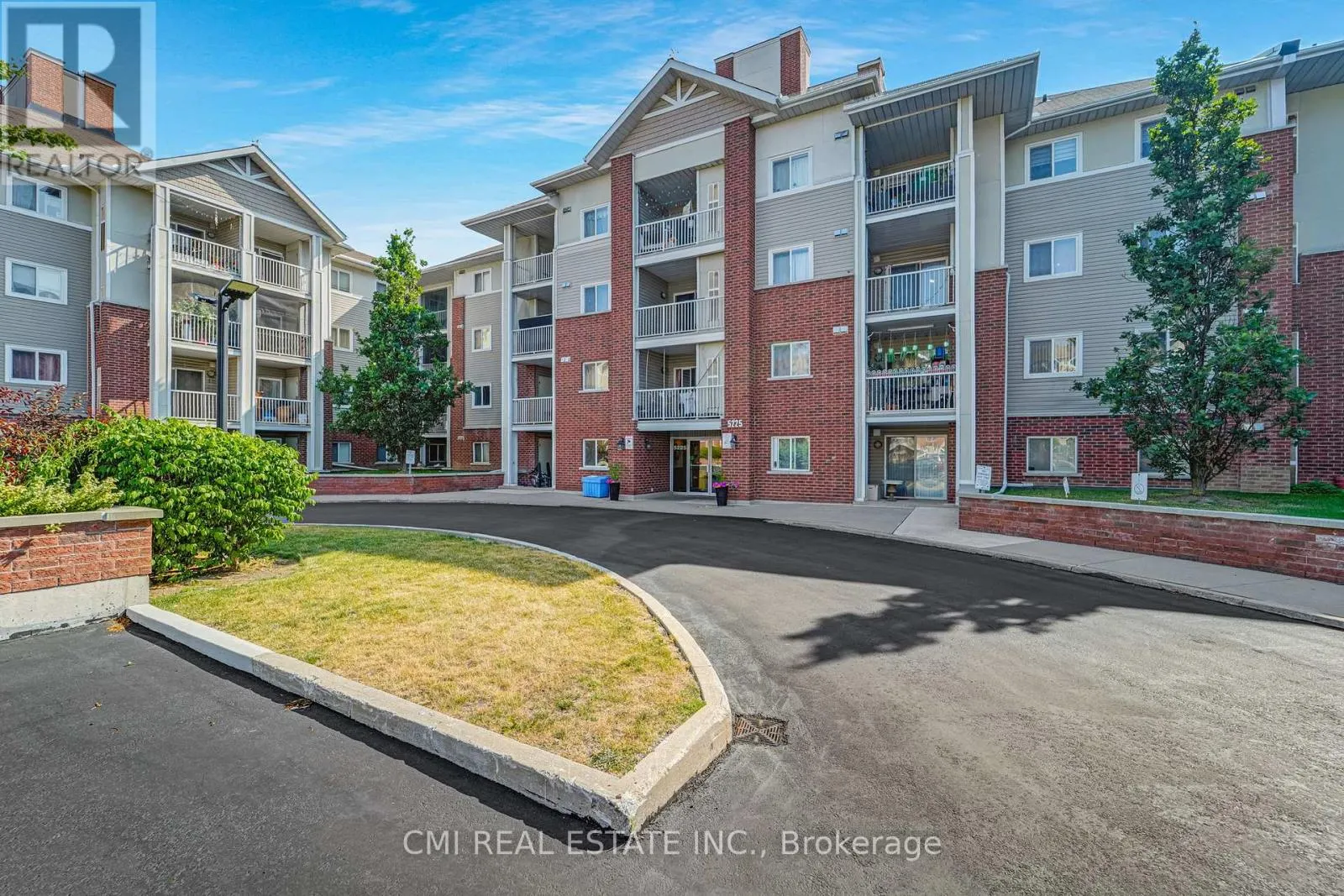 203 - 5225 FINCH AVENUE E