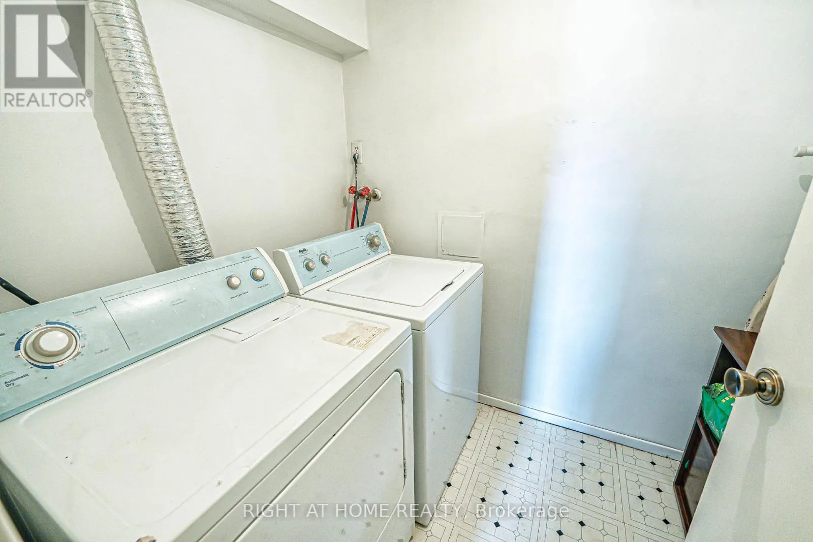 408 - 1705 MCCOWAN ROAD