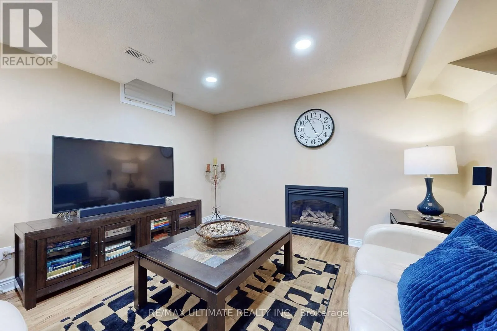 25 WINTERBERRY DRIVE